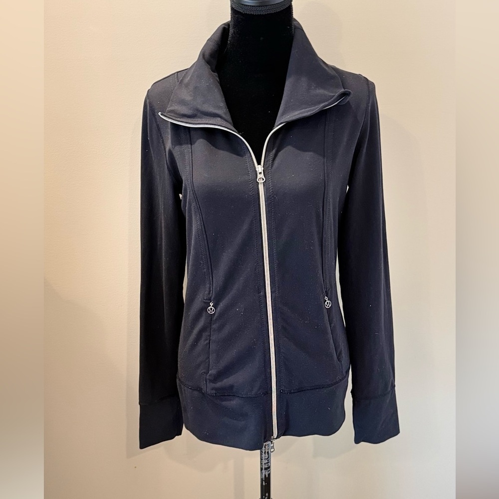 Women’s LULULEMON Black Daily Yoga full length zip jacket- Size 8 - Picture 2 of 6